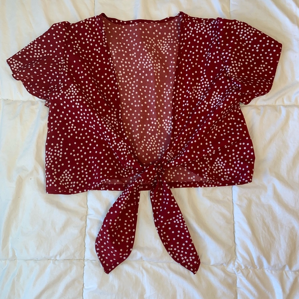 Red and white polka dot crop top front shirt size L